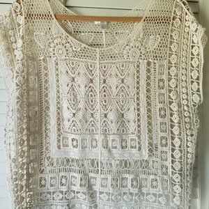 Crochet-style Topper.